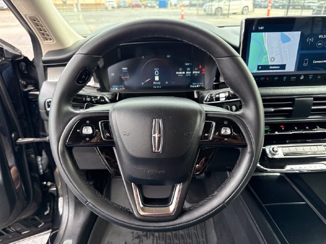 Used 2023 Lincoln Corsair AWD image 17