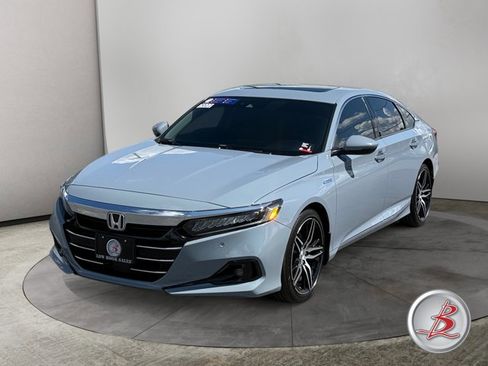 Used 2022 Honda Accord Touring image 3