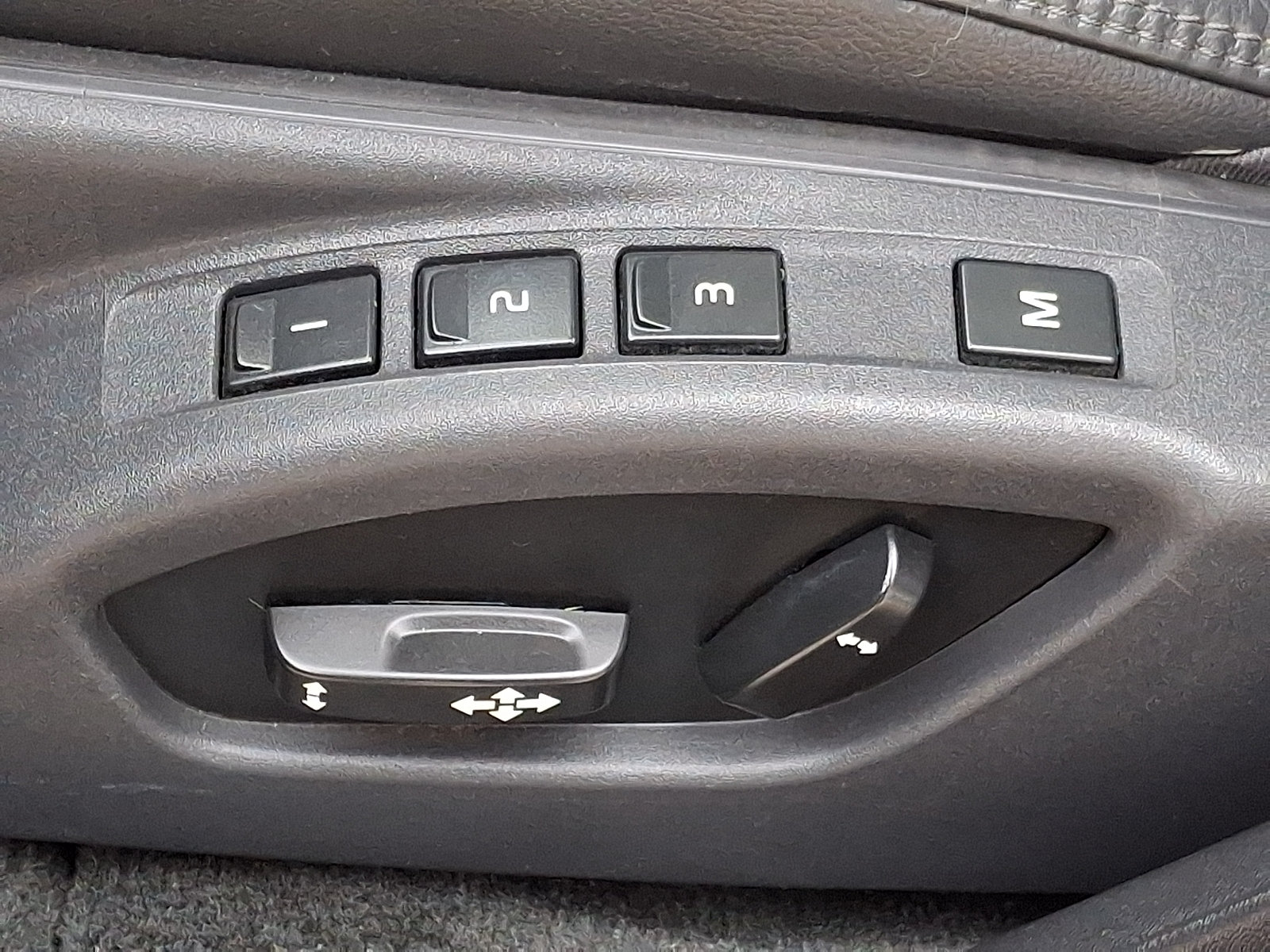 Used 2013 Volvo S60 T5 FWD image 25