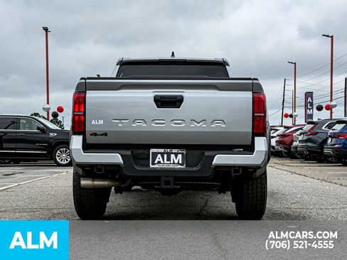 Used 2024 Toyota Tacoma TRD Off-Road AWD/4WD image 5