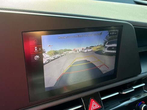 Used 2025 Kia Niro LX FWD image 19