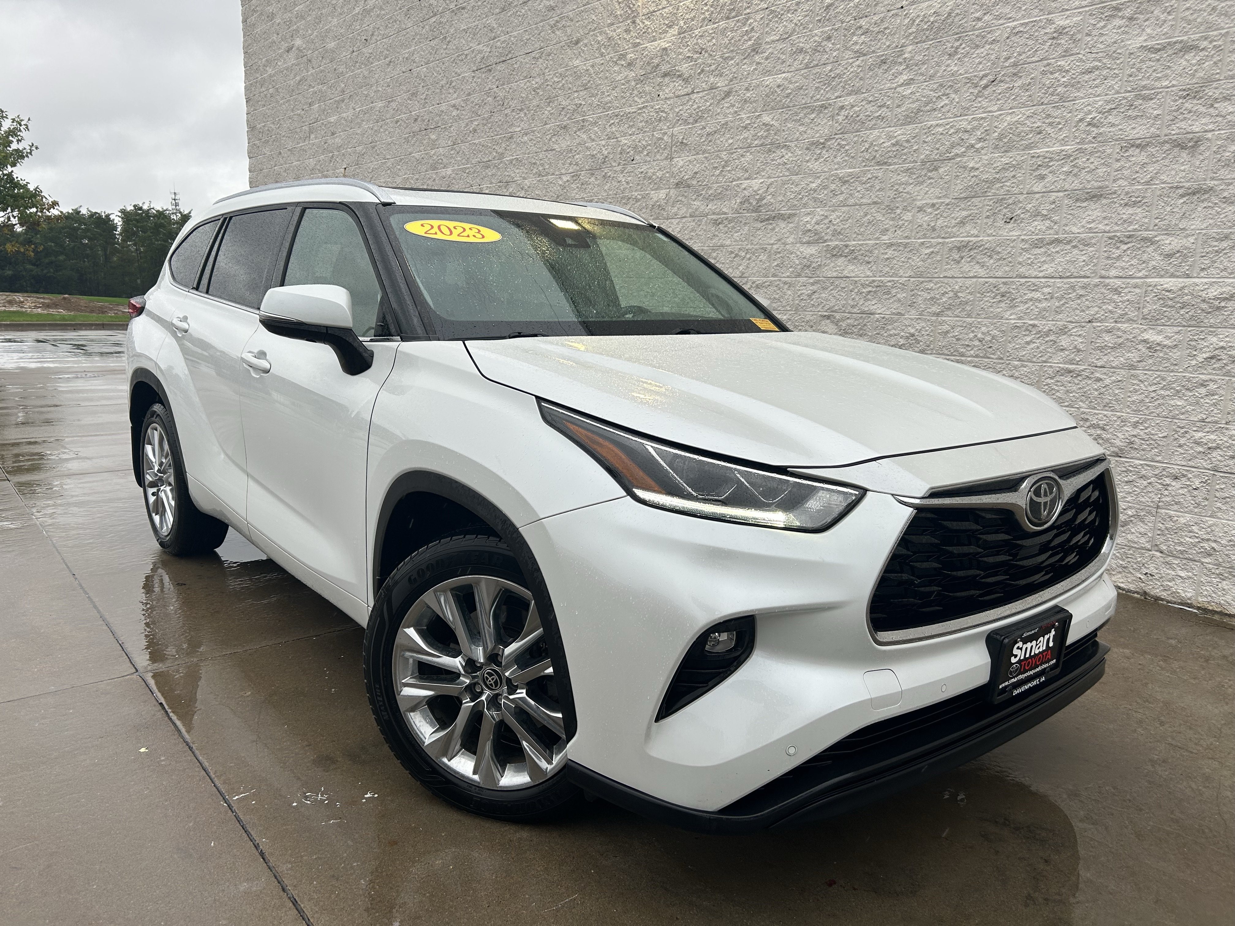 Used 2023 Toyota Highlander Limited AWD/4WD image 6