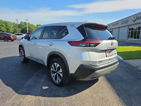 Used 2023 Nissan Rogue SV AWD/4WD image 8