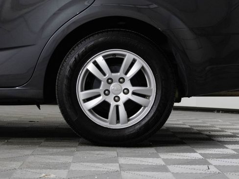 Used 2014 Chevrolet Sonic LT image 42