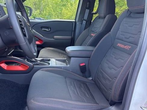 Certified 2024 Nissan Frontier PRO-4X w/ Pro Convenience Package AWD/4WD image 9