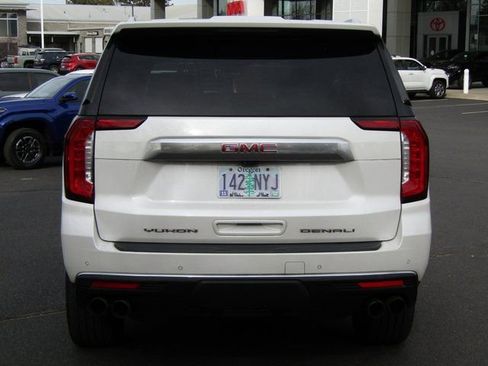 Used 2021 GMC Yukon Denali w/ Denali Premium Package AWD/4WD image 4
