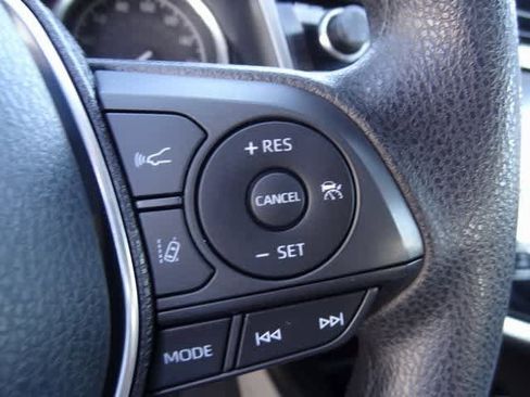 Used 2020 Toyota Camry LE w/ Convenience Package image 11