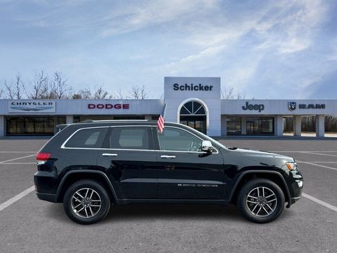 Used 2022 Jeep Grand Cherokee Limited w/ Trailer Tow Group IV AWD/4WD image 2