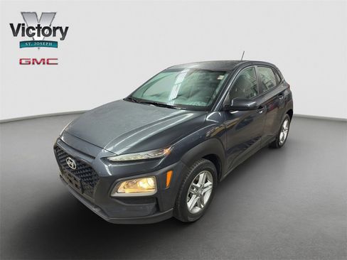 Used 2021 Hyundai Kona SE image 3