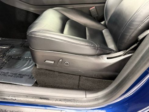 Used 2021 Tesla Model Y Standard Range image 13