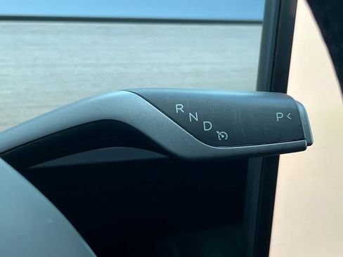 Used 2023 Tesla Model Y Long Range AWD/4WD image 23