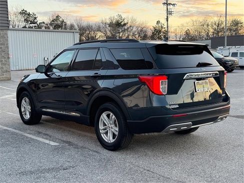 Used 2023 Ford Explorer XLT w/ Equipment Group 202A image 5