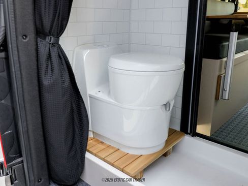 Used 2024 Mercedes-Benz Sprinter 2500 image 93