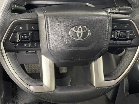 Certified 2025 Toyota Tacoma SR5 w/ SR5 Upgrade Package AWD/4WD image 12