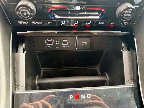 Used 2023 Jeep Grand Cherokee L Laredo RWD image 29