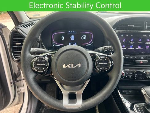 Used 2023 Kia Soul S FWD image 19