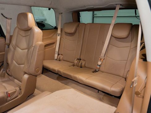 Used 2016 Cadillac Escalade Platinum AWD/4WD image 27