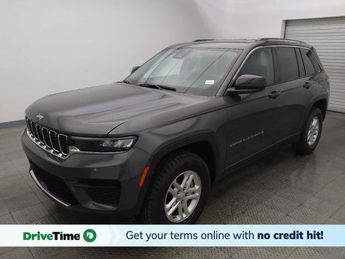Used 2024 Jeep Grand Cherokee Laredo RWD image 1