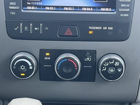 Used 2017 Chevrolet Traverse LS image 26