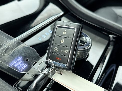 Used 2023 Jeep Grand Cherokee Limited image 23