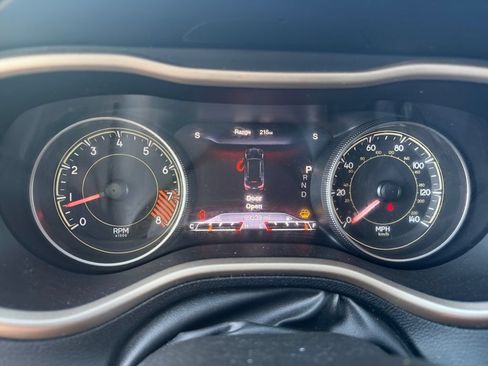 Used 2014 Jeep Cherokee Limited w/ Technology Group AWD/4WD image 14