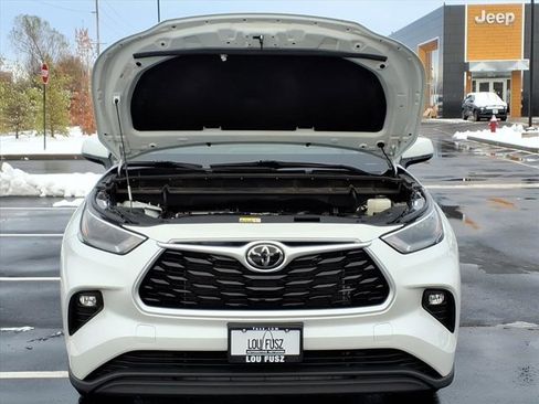 Used 2022 Toyota Highlander XLE image 35