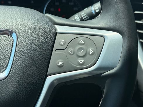 Used 2023 GMC Acadia SLT FWD image 23