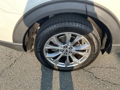 Used 2020 Ford Explorer XLT w/ Equipment Group 202A image 7