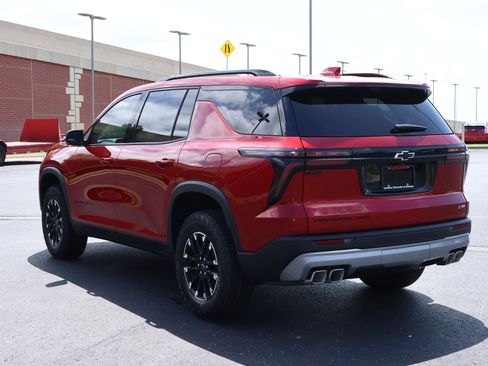 New 2026 Chevrolet Traverse Z71 w/ Driver Confidence Package AWD/4WD image 7