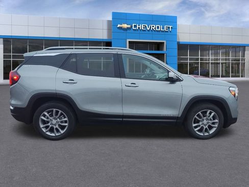Used 2024 GMC Terrain SLT image 6