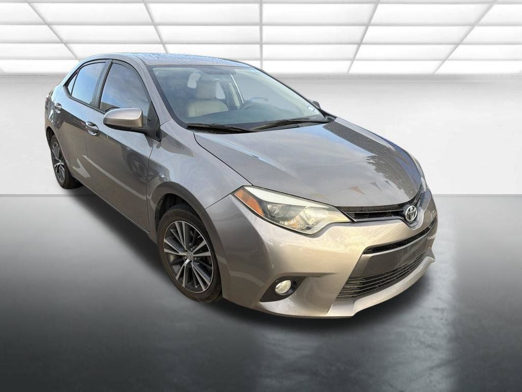 Used 2016 Toyota Corolla LE FWD image 1