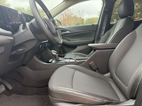 Used 2025 Buick Encore GX Preferred image 27