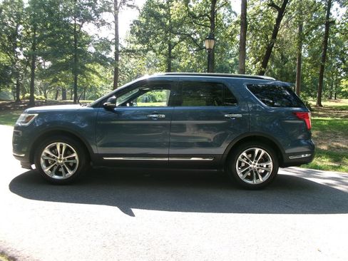 Used 2018 Ford Explorer Limited w/ Equipment Group 301A image 9