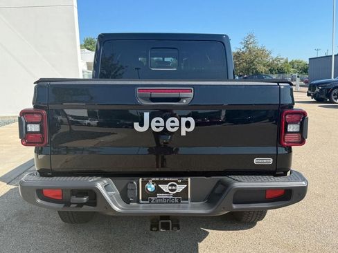 Used 2021 Jeep Gladiator Overland w/ Uconnect 4C Nav & Sound Group AWD/4WD image 4