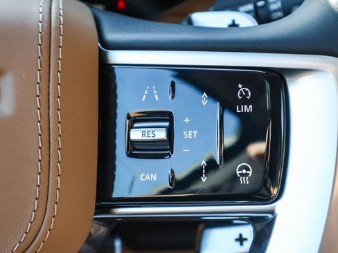 New 2026 Land Rover Range Rover SE image 37