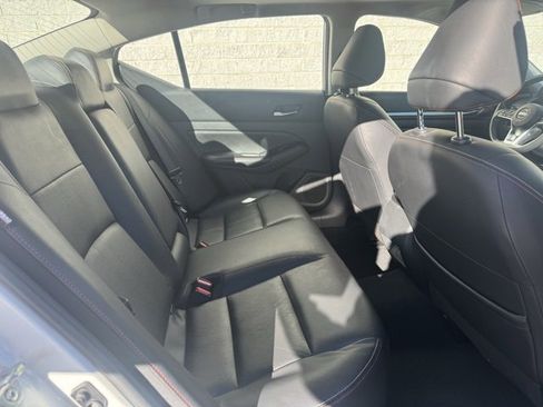 Used 2023 Nissan Altima 2.5 SR w/ SR Premium Package image 19