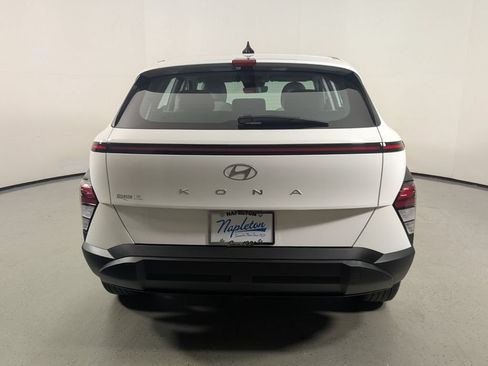 Used 2024 Hyundai Kona SE FWD image 7
