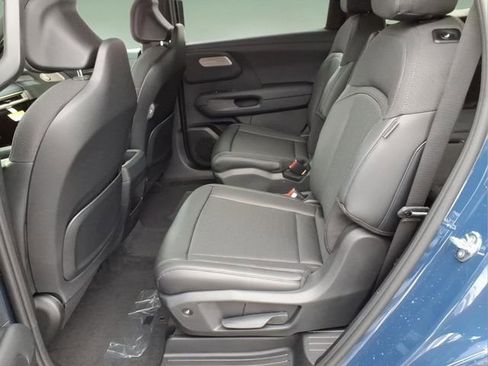 New 2027 Kia Telluride S image 13