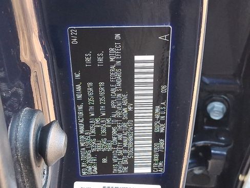 Certified 2022 Toyota Highlander XLE image 28