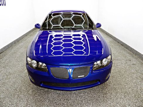 Used 2004 Pontiac GTO image 2