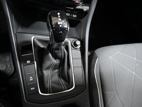 Used 2025 Volkswagen Jetta Sport image 19