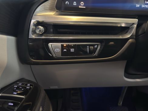 Certified 2024 Cadillac Lyriq Sport AWD/4WD image 17