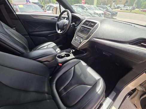 Used 2018 Lincoln MKC Premiere AWD/4WD image 9