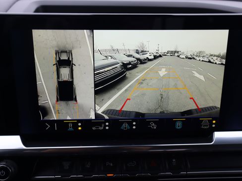 Used 2024 Chevrolet Silverado 3500 High Country w/ Technology Package image 32