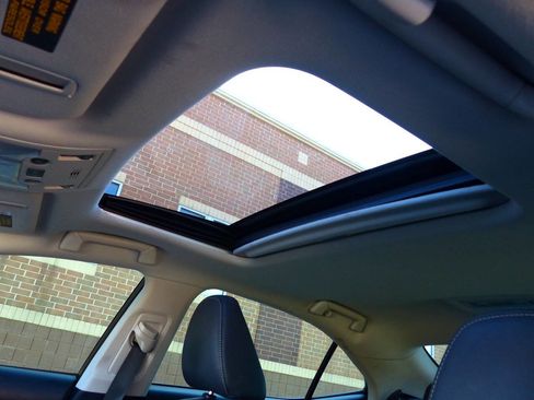 Used 2018 Lexus IS 300 F Sport w/ F Sport Package image 40