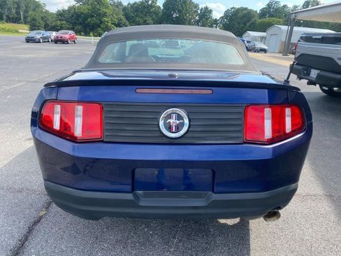 Used 2010 Ford Mustang Convertible RWD image 16