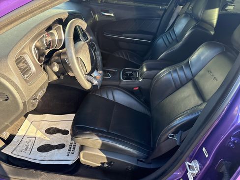 Used 2018 Dodge Charger SRT image 9