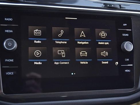 Certified 2022 Volkswagen Tiguan SE w/ Panoramic Sunroof Package image 14