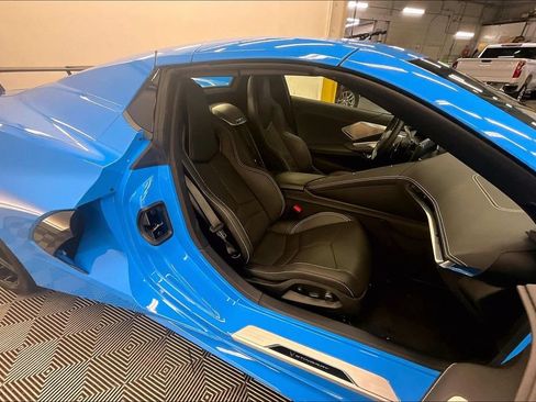 Used 2025 Chevrolet Corvette Stingray Preferred Conv w/ 2LT RWD image 23
