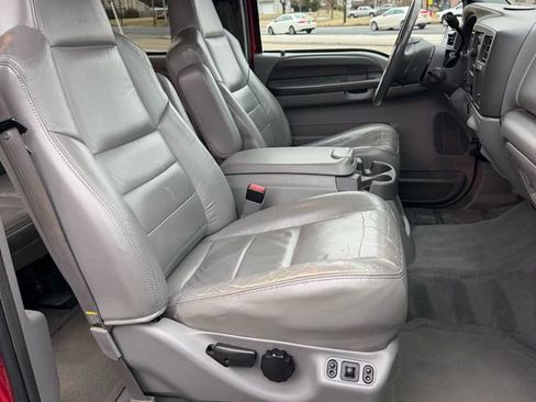 Used 2004 Ford Excursion XLT image 14